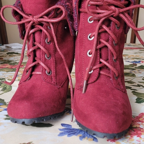 Size 6 Pink high heel boots - Picture 2 of 2